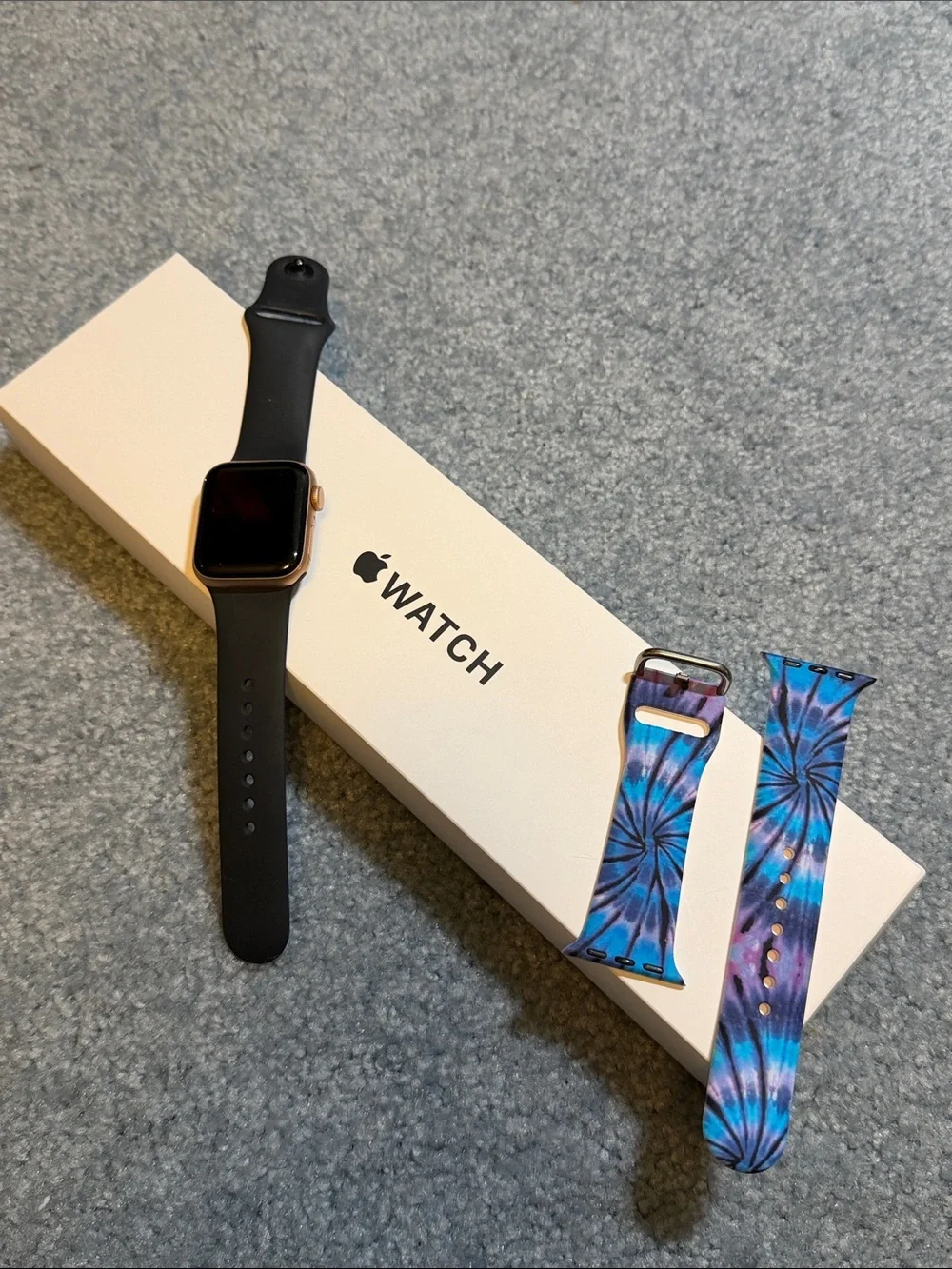 Apple Watch SE Gold Aluminum Case 40MM